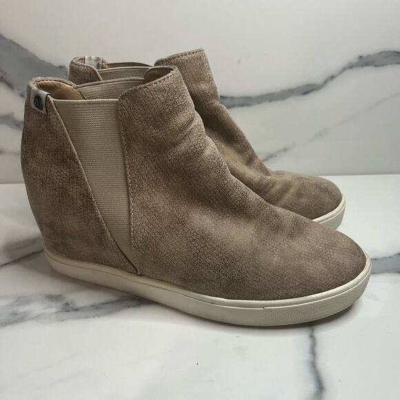 Coconuts by Matisse | Women's Tan Faux Suede Lure Wedge Sneaker Booties Sz 7.5 - Picture 1 of 8